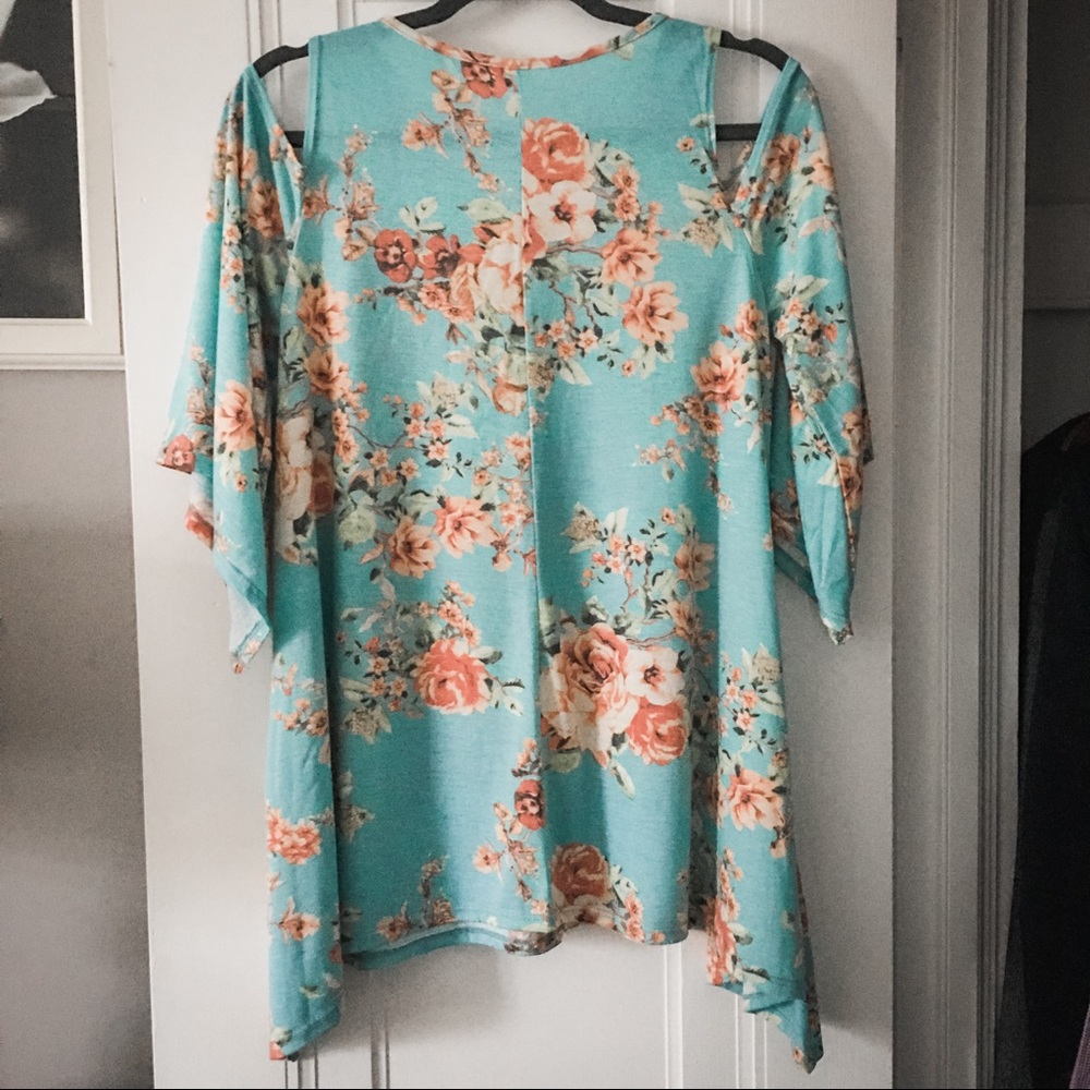 Criss Cross Cold Shoulder Floral Print Tunic Top - Picture 2 of 4